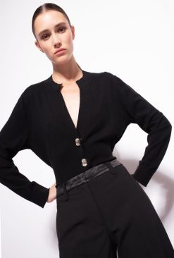 Pinko cardigan court avec boutons bijoux B244D500 gilet | limousine noire