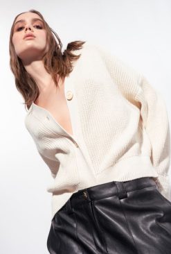 Pinko cardigan style pêcheur en maille côtelée B244D528 gilet | rose fumée blanche